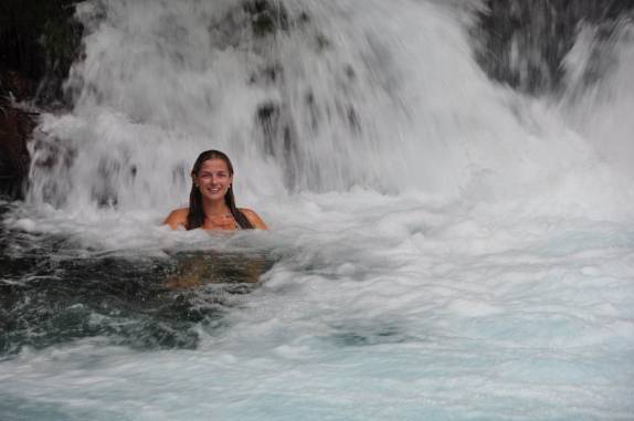 Refresco delicioso na Cachoeira do Formiga, região de Mateiros, no Jalapão - TO